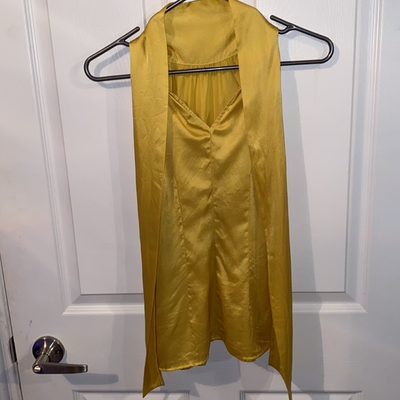 Marciano yellow halter-top. Mint condition. Size XS fits also Size S, 100% silk - Picture 2 of 7